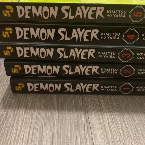 Anime - Demon Slayer Books Series 1 thru 5 - Picture 1 of 4
